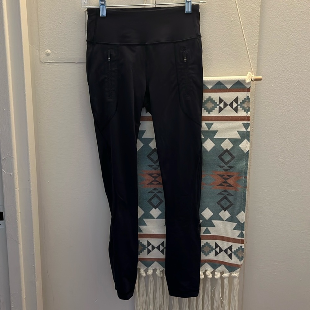 Lululemon scalloped zipper pocket leggings navy - sz 4 💙💙💙
